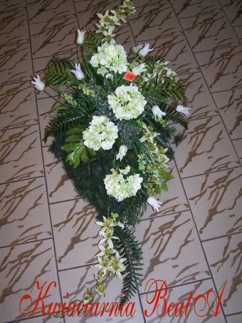 Sztuczna kompozycja na grób